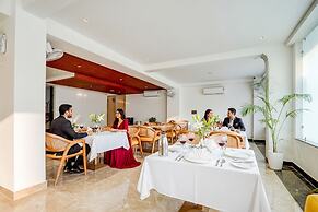 FabHotel Amrit Luxury Inn - Near Candor Tech Space