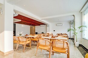 FabHotel Amrit Luxury Inn - Near Candor Tech Space