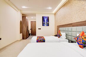FabHotel Amrit Luxury Inn - Near Candor Tech Space
