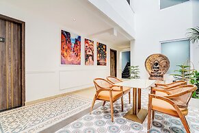 FabHotel Amrit Luxury Inn - Near Candor Tech Space