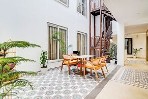 FabHotel Amrit Luxury Inn - Near Candor Tech Space