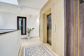 FabHotel Amrit Luxury Inn - Near Candor Tech Space