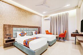 FabHotel Amrit Luxury Inn - Near Candor Tech Space