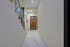Fabhotel Rose Residency