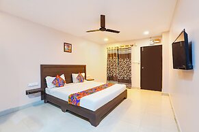 Fabhotel Living Suits
