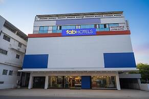 Fabhotel Living Suits