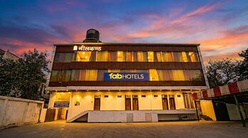 Fabhotel Neelkanth