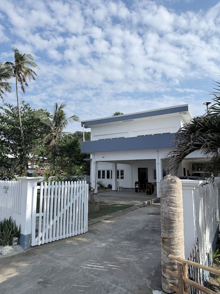 Bateria Seaside Lodge