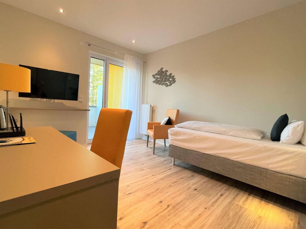 Bernsteinsee Hotel and Ferien Room With Balcony