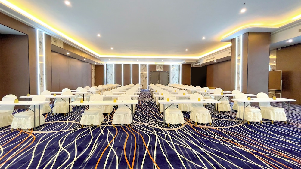 Enrich Grand Hotel