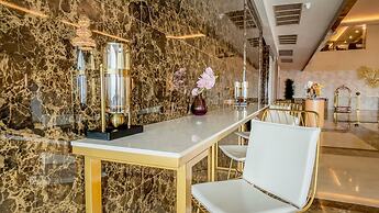 Enrich Grand Hotel