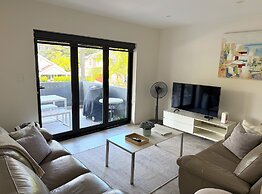 Manly 3 Bedroom Home - Upper Duplex