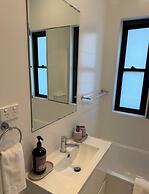 Manly 3 Bedroom Home - Upper Duplex