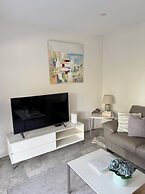 Manly 3 Bedroom Home - Upper Duplex