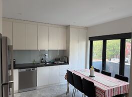 Manly 3 Bedroom Home - Upper Duplex