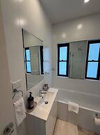Manly 3 Bedroom Home - Upper Duplex