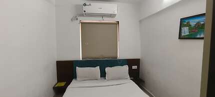 Royal Night Guesthouse - Daman