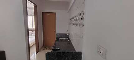 Royal Night Guesthouse - Daman