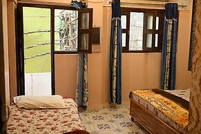 Vaishnavi Paying Guest House