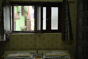Vaishnavi Paying Guest House