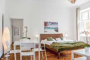 Group Stay Comfortable Multi Apart