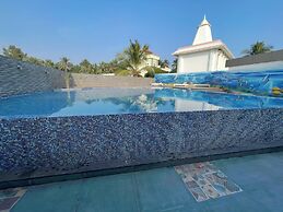 Rohm Staycations