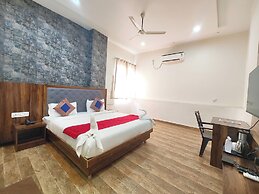 Hotel SV Grand Varanasi