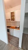 Charming 2 Apartments For Extended Stays