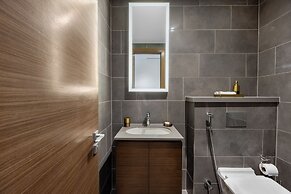 Modern 1BR with Balcony Sobha Hartland