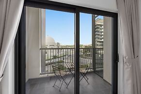 Modern 1BR with Balcony Sobha Hartland