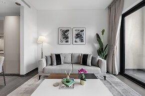 Modern 1BR with Balcony Sobha Hartland