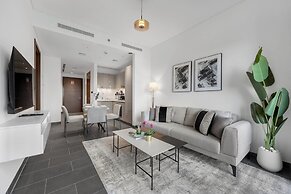 Modern 1BR with Balcony Sobha Hartland