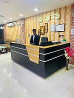 Hotel Paras R Inn