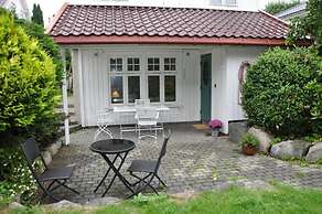 Completely Smoke-free Apartment Near the Beach