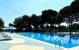 Lovely Flat With Pool Access