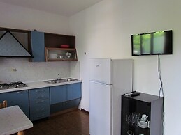 Lovely Flat With Pool Access