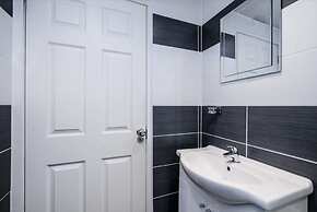1 Bedroom Ground Floor Apartment