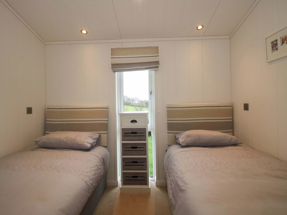 The Hedgerows - Hillview Lodges