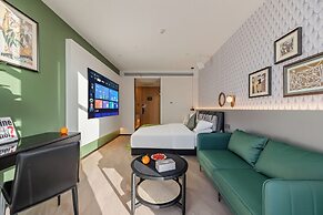 Lisi Future Hotel