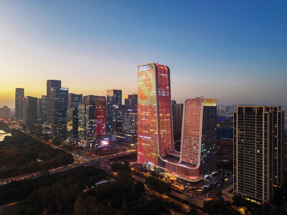 Lisi Future Hotel