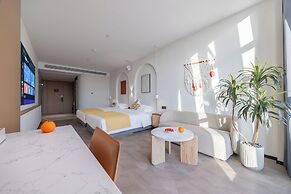 Lisi Future Hotel