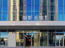 Lisi Future Hotel