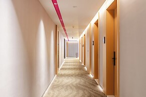 Lisi Future Hotel