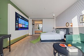 Lisi Future Hotel