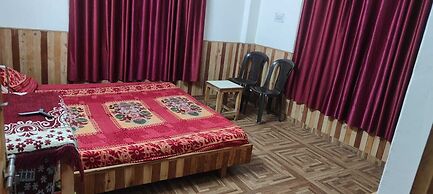 Royal Parshar Lake Home Stay
