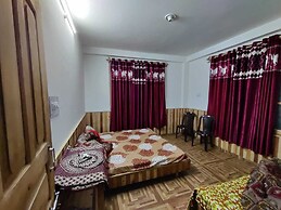 Royal Parshar Lake Home Stay