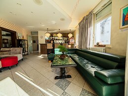 Hotel Maj Inn