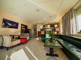 Hotel Maj Inn