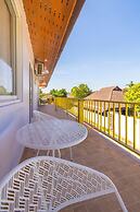 Tongtong Garden Holiday Hotel