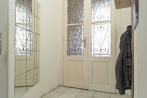 Spacious 2BR Apt Near Wiener Stadthalle